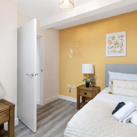 Ipswich Town Center Gem Sleep 5 Apartment Bagian luar foto