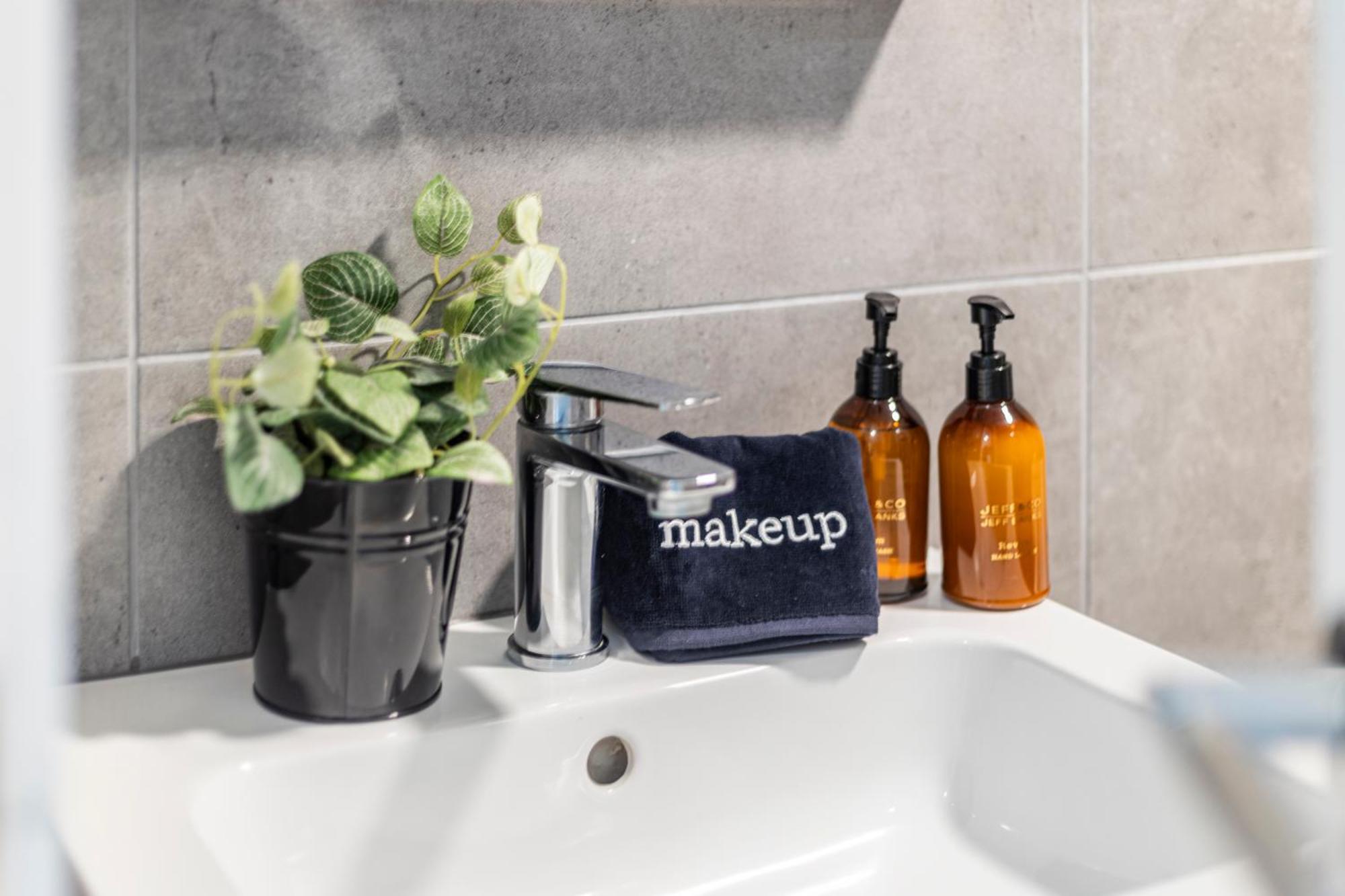 Ipswich Town Center Gem Sleep 5 Apartment Bagian luar foto